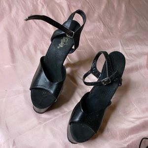 Pleasers dances heels